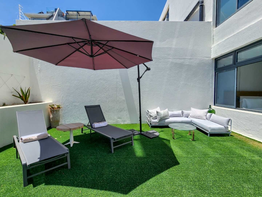 2 Bedroom Property for Sale in Sea Point Western Cape